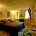 Antique House بيت ضيافة 4*