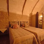 Antique House بيت ضيافة 4*