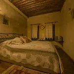 Antique House نفسهير