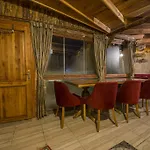 Antique House 4*