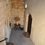 Antique House 4*